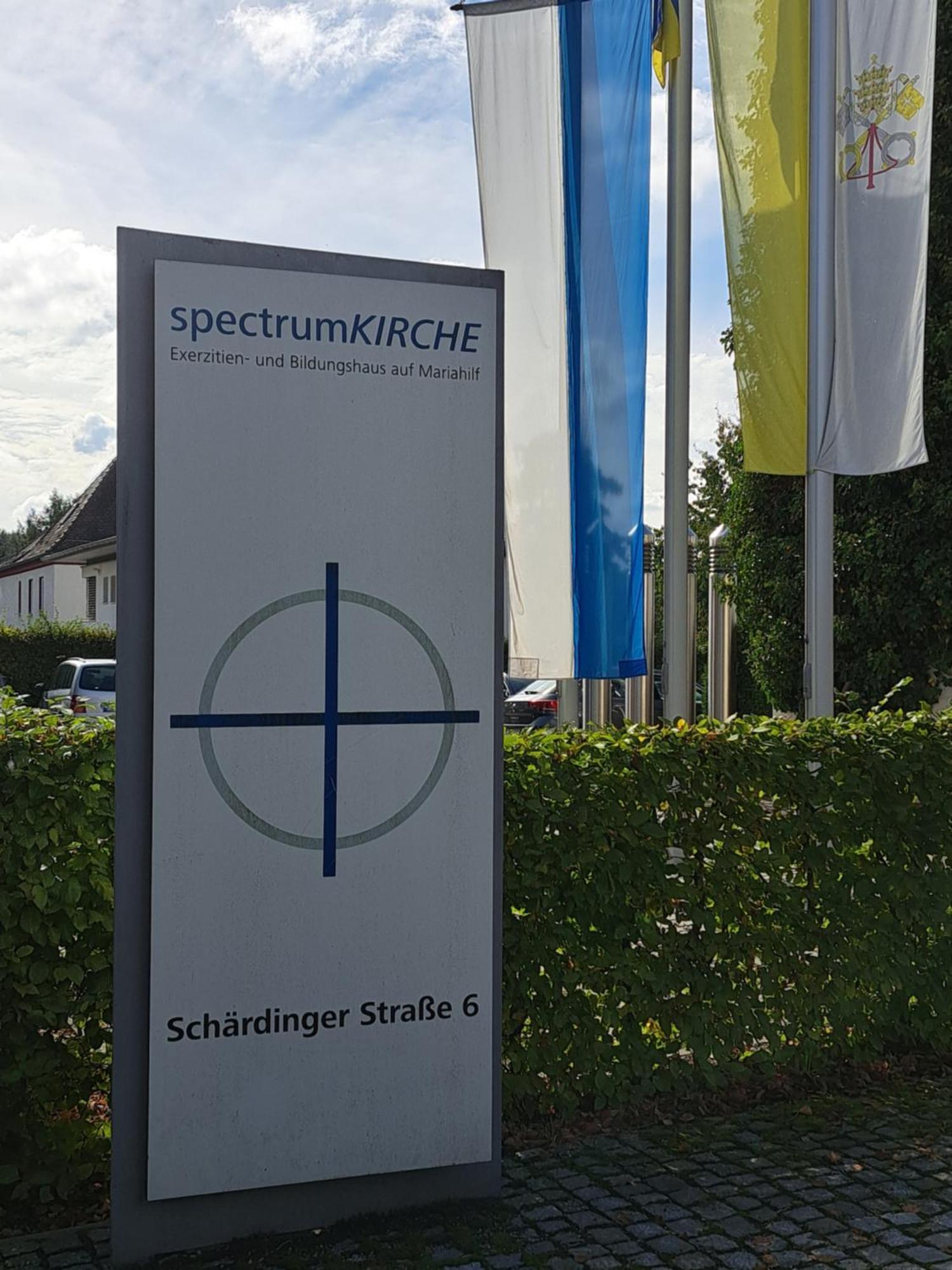 Spectrum Kirche Exerzitien-Und Bildungshaus Auf Mariahilf Пассау Екстер'єр фото
